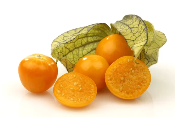 Physalis fruit (Physalis peruviana) and some cut ones — Stock Photo, Image