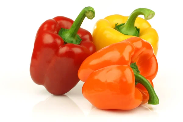 Rött, orange och gul paprika (capsicum) — Stock fotografie