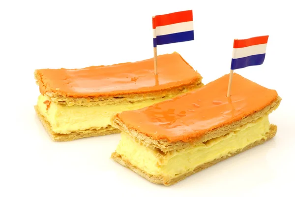 传统的荷兰糕点，称为"tompouce" — 图库照片