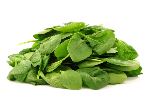 Mazzo di foglie di spinaci freschi — Foto Stock