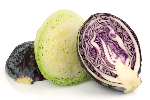 Freshly cut red and white cabbage on a white background — Stock Photo, Image