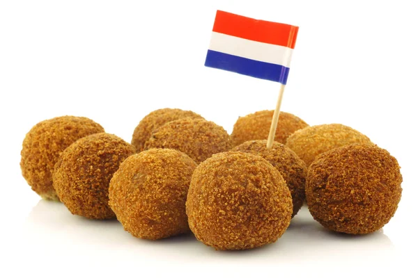 Prawdziwe tradycyjne przekąski holenderski o nazwie "bitterballen" — Zdjęcie stockowe