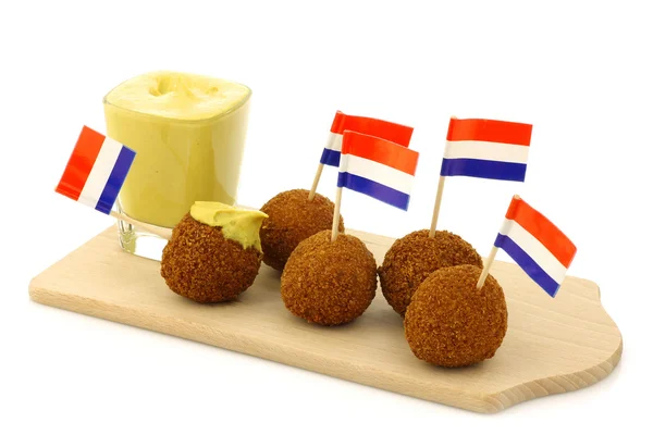 Prawdziwe tradycyjne przekąski holenderski o nazwie "bitterballen" — Zdjęcie stockowe