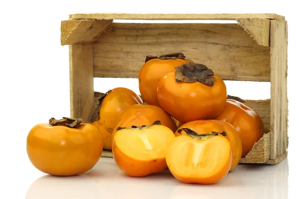 Свіжі плоди в дерев'яній ящику — стокове фото