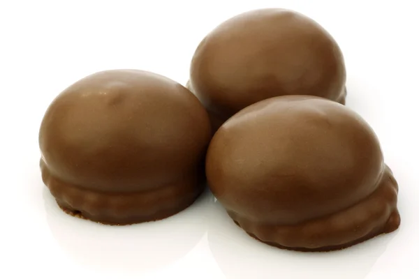 Pasteles de crema de chocolate rellenos dulces —  Fotos de Stock