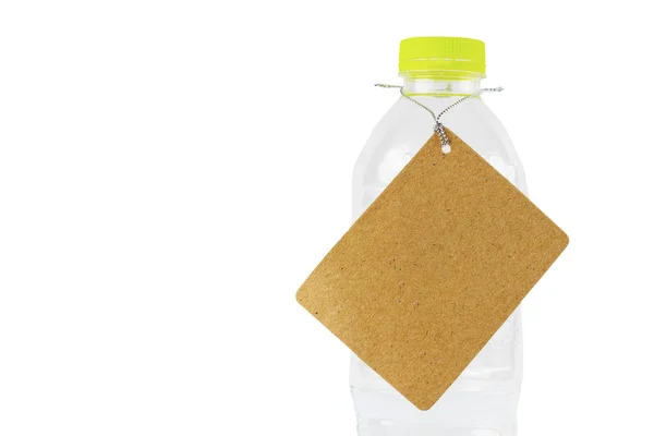 Plastik su şişesi ile asılı bir etiket. — Stok fotoğraf
