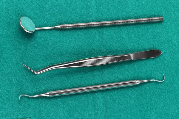 Metall medicinsk utrustning verktyg för tänder tandvård — Stockfoto