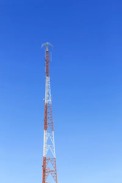 A kommunikációs torony Villámvédelmi rendszerek. — Stock Fotó