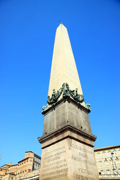 St. peter čtvercové obelisk — Stock fotografie