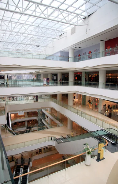 Einkaufszentrum-Innenausbau — Stockfoto