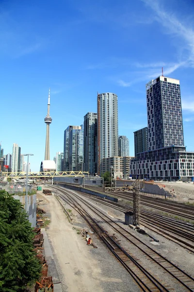 多伦多的天际线和铁路 — 图库照片