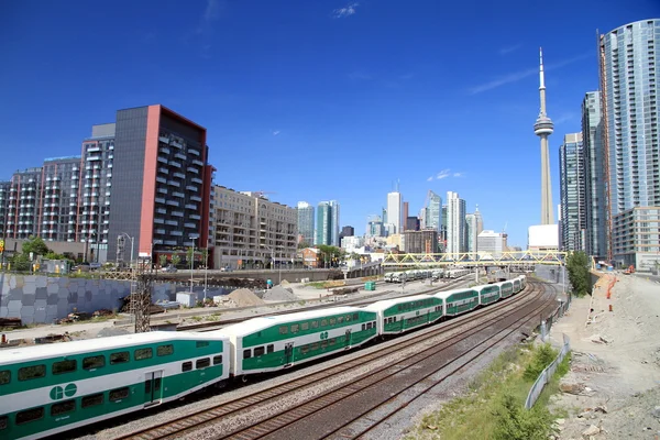 Vasúti Downtown Toronto és a vonat — Stock Fotó