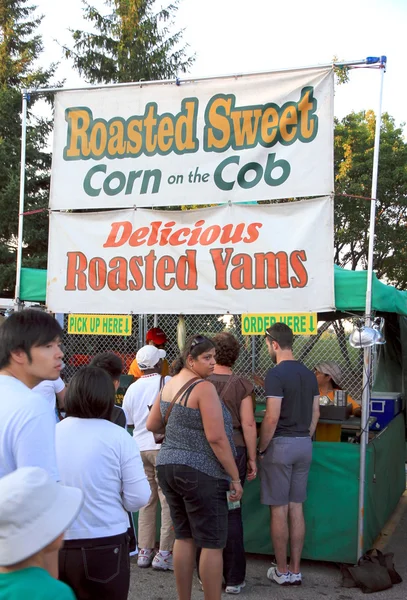 Roastd Corn Cobs Stand — Stock Photo, Image