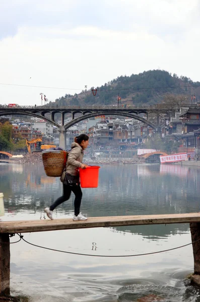 Tuojiang річка в Fenghuang — стокове фото