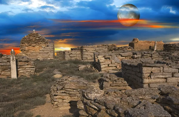 Kuu yli antiikin muslimien hautausmaa — kuvapankkivalokuva