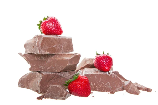 Bit choklad med jordgubbar — Stockfoto