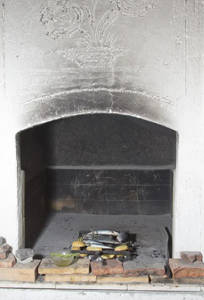 Tradycyjny grill kominek — Zdjęcie stockowe