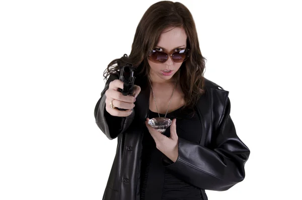 Jovem mulher com arma. — Fotografia de Stock