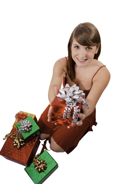 크리스마스 선물을 가지고 있는 여자 — 스톡 사진