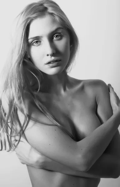 Retrato natural limpio de hermoso modelo feamle, en topless en whi — Foto de Stock