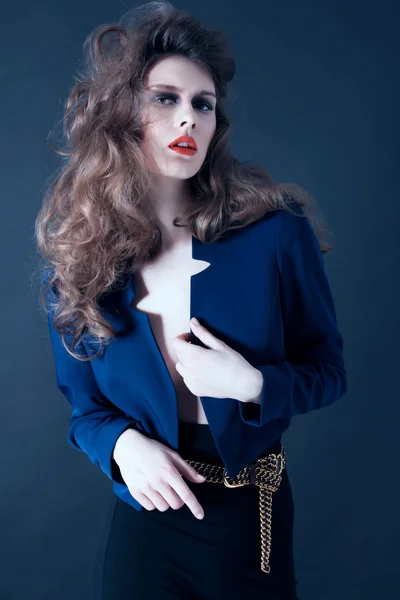놀라운 h와 아름 다운 여성 모델의 스튜디오 패션 초상화 로열티 프리 스톡 이미지