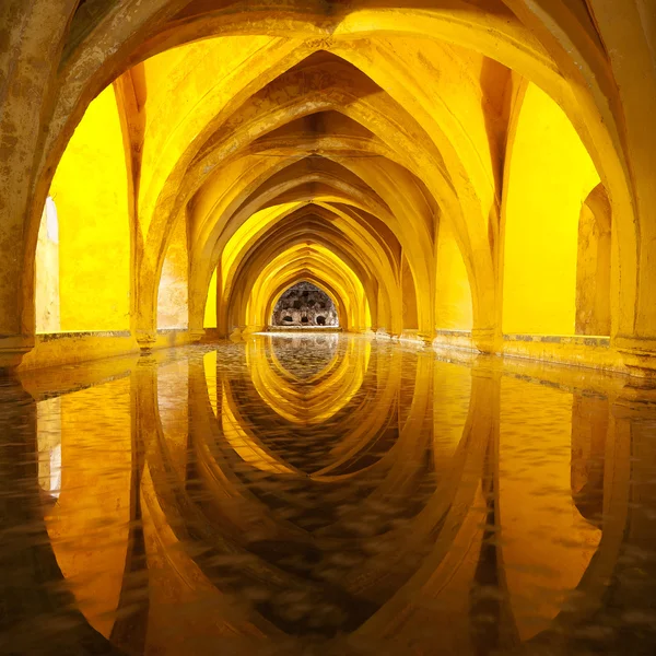 Alcázar queen bath, vista frontal Sevilla, Andalucía, España —  Fotos de Stock