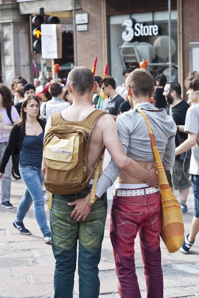 Los participantes en el orgullo gay 2012 de Bolonia — Foto de Stock
