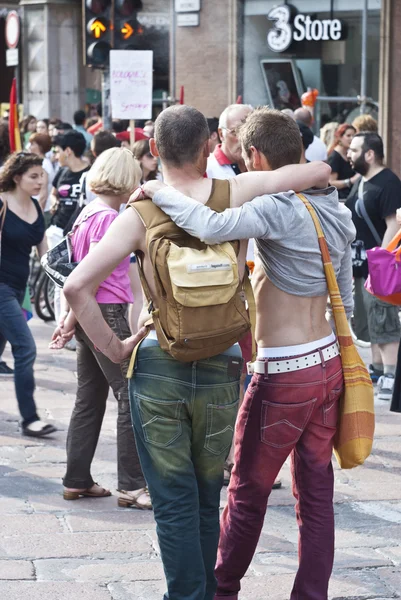 Los participantes en el orgullo gay 2012 de Bolonia — Foto de Stock
