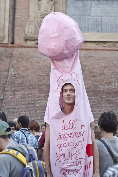 Los participantes en el orgullo gay 2012 de Bolonia —  Fotos de Stock