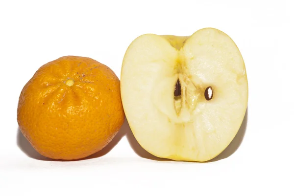 Media manzana y mandarina —  Fotos de Stock