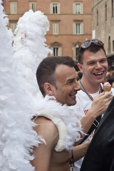 Deltagare på gay pride 2012 av bologna — Stockfoto