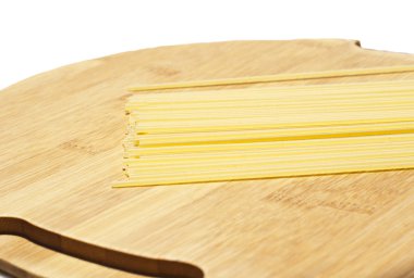 Spagetti ahşap tahta üzerinde