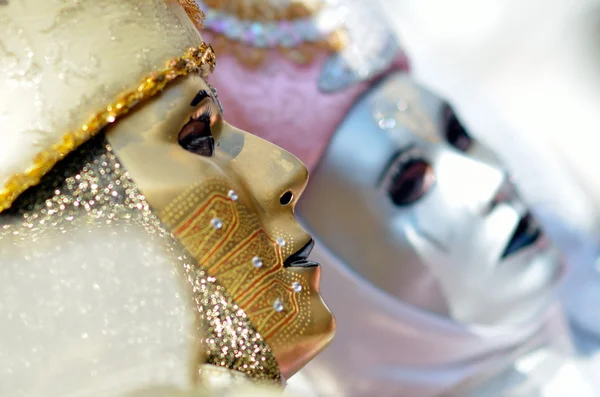 Coloridas máscaras artísticas en el Carnaval de Venecia — Foto de Stock