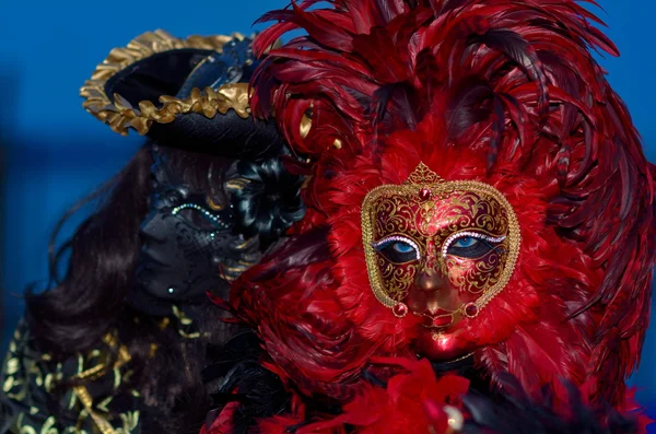 Πολύχρωμο καλλιτεχνική μάσκες στο καρναβάλι της Βενετίας — Φωτογραφία Αρχείου