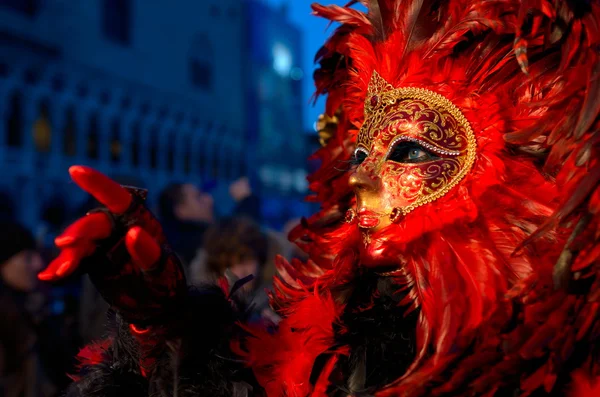 Venedik Karnavalı renkli sanatsal maskeler — Stok fotoğraf