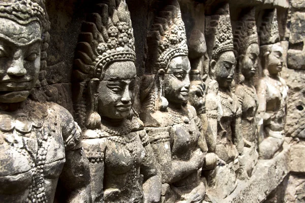 Apsara carved on Wall — Stock Photo, Image