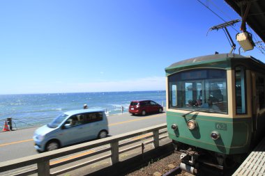 Enoshima Elektrikli tren ve gökyüzü