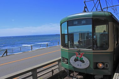 Enoshima Elektrikli tren ve gökyüzü