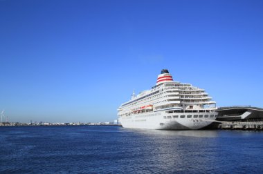 cruise gemi yokohama osanbashi iskelede