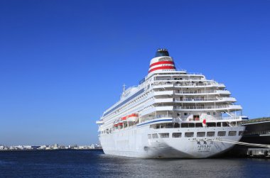 cruise gemi yokohama osanbashi iskelede