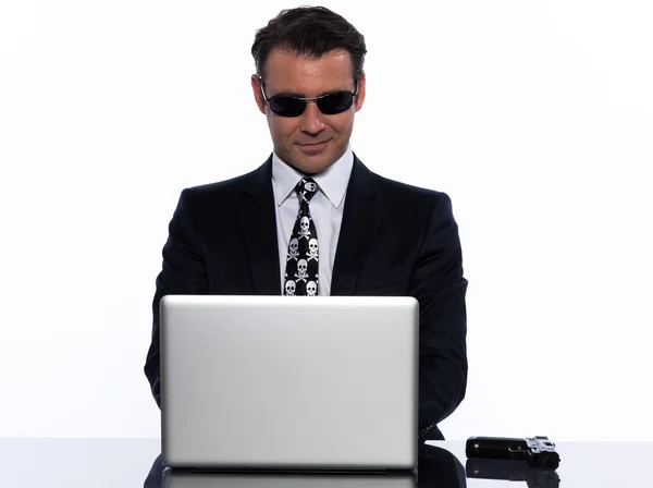 Άνθρωπος χάκερ υπολογιστών άσπρο γιακά του εγκλήματος — Φωτογραφία Αρχείου