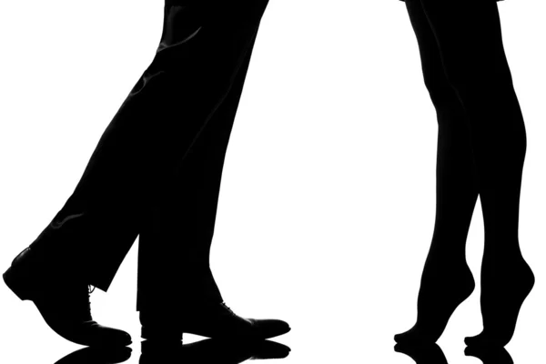 Detalhe pernas pés casal homem e mulher amantes adolescente — Fotografia de Stock