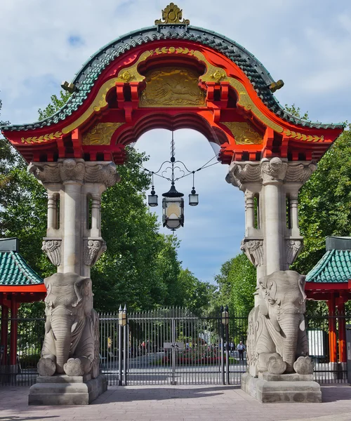 Входные ворота Берлинского зоопарка — стоковое фото