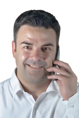 çekici bir adam bir cep telefonu konuşurken