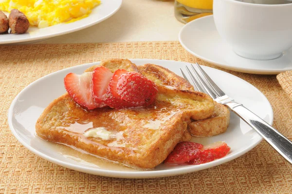 French toast with strawberries — Stock Photo, Image