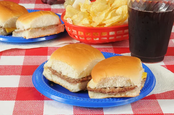Sliders with potato chips — Stock Photo, Image