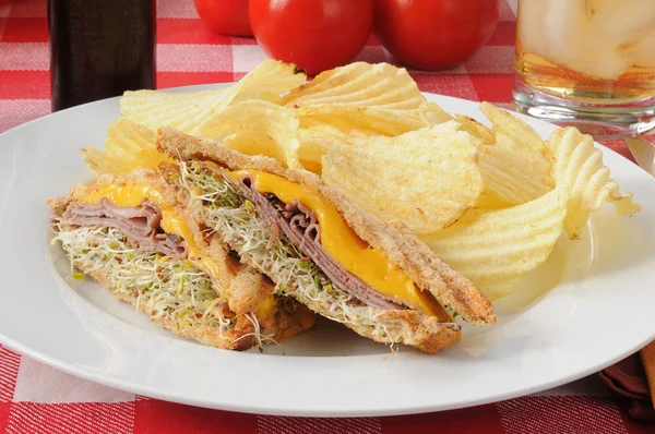 Rost rundvlees sandwich — Stockfoto