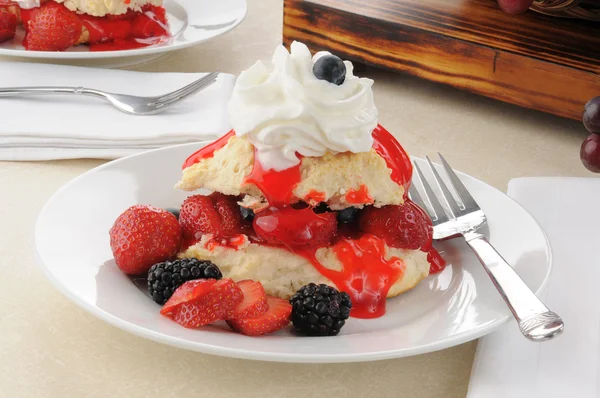 Homemade strawberry shortcake — Stock Photo, Image