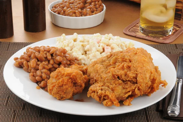 Chicken and Boston Baked Beans — Stock Photo, Image