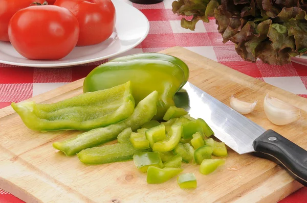 Doğranmış yeşil biber domates ile — Stok fotoğraf